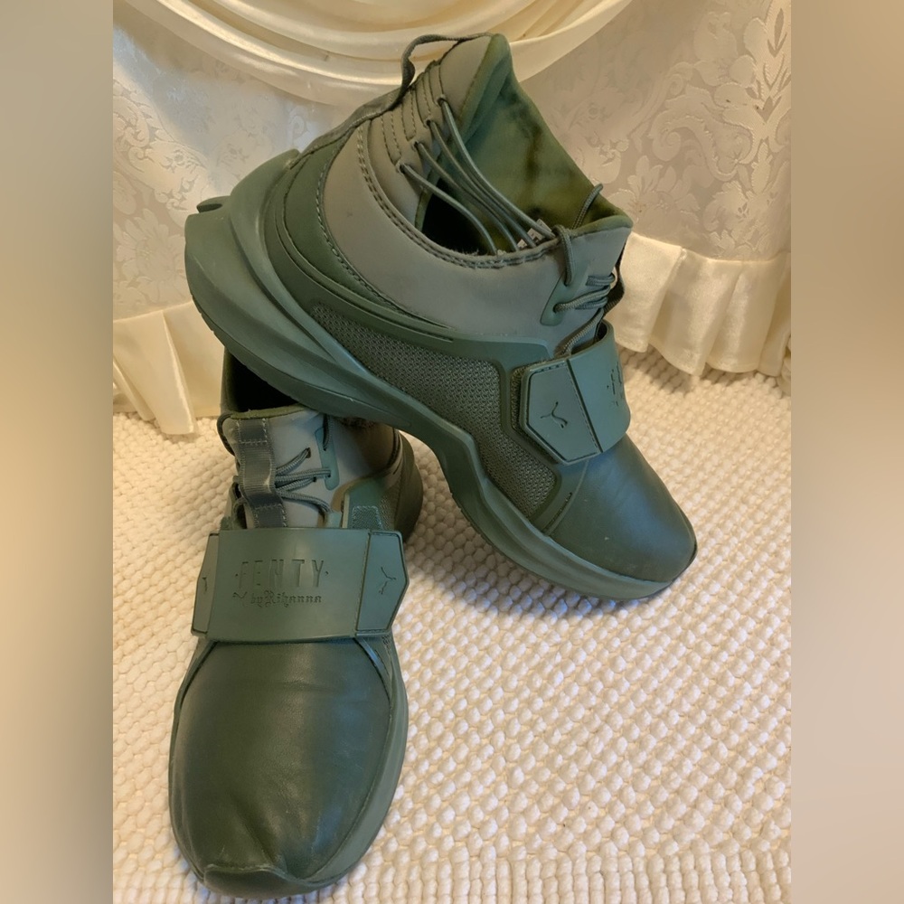 PUMA - Picture 2 of 8